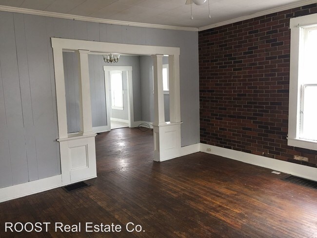 Building Photo - 144 Prairie Ave
