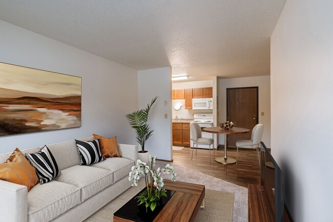 Building Photo - Parkwood East & West