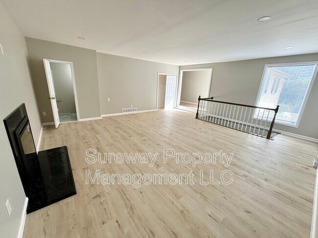 Foto del edificio - 605 Heather Ln