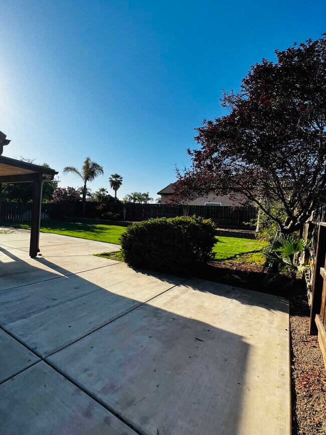 Foto del edificio - 1830 W Berkshire Ln