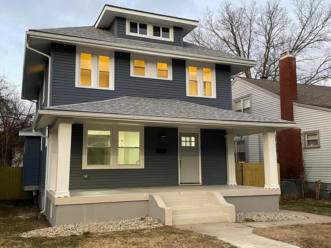 Primary Photo - 317 Kenwood Ave
