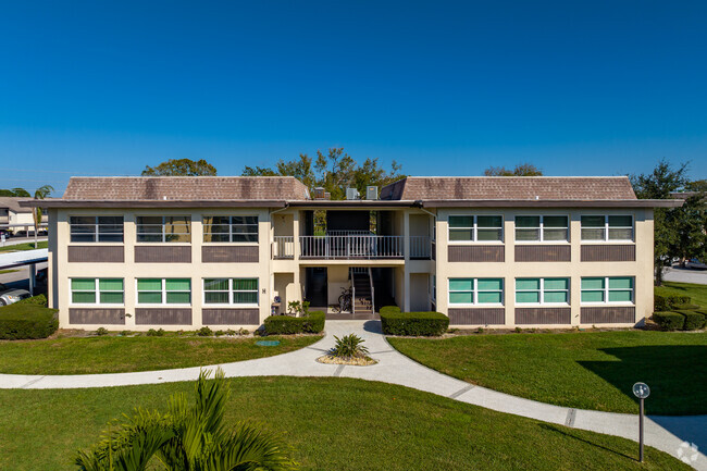 Building Photo - Gulf Harbors Condo's