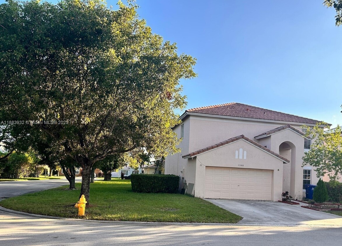 Primary Photo - 11360 SW 20th St