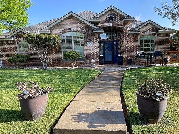 Foto principal - $3195 Per Month after the Lease with Purch...