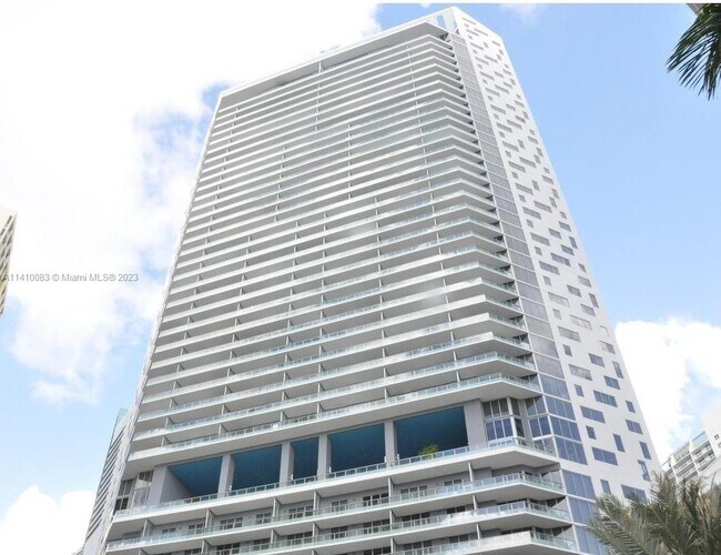 Building Photo - 1300 Brickell Bay Dr