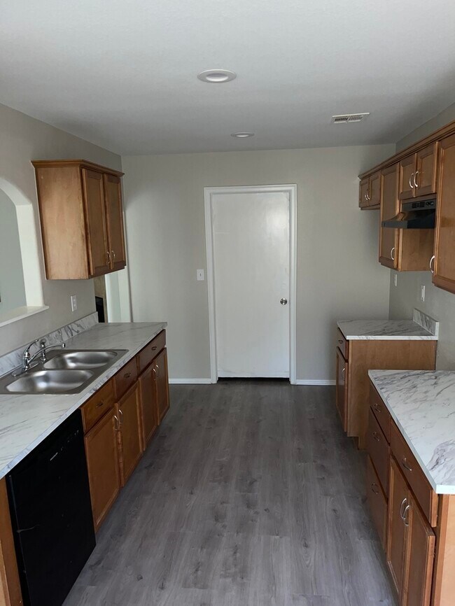 Foto del edificio - 10702 N 146th E Ave