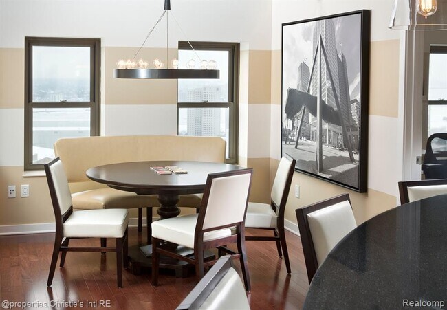 Foto del edificio - 1135 Shelby St