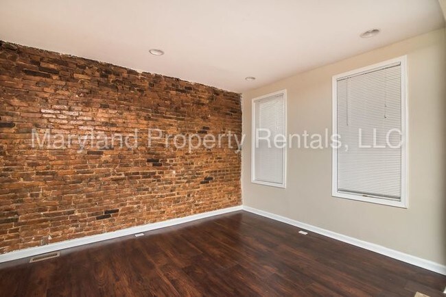 Building Photo - 505 Denison St