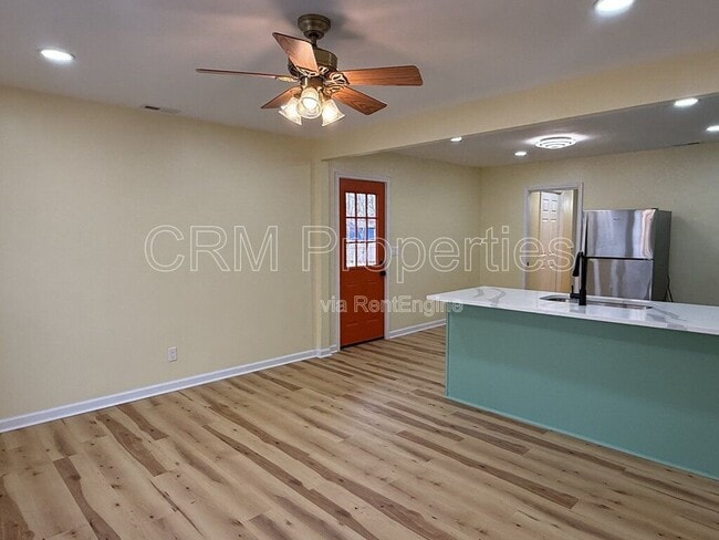 Building Photo - 808 Maumee Dr