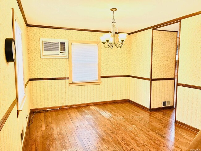 Building Photo - 3 S Elm St