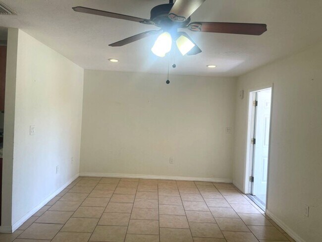 Building Photo - GC1274