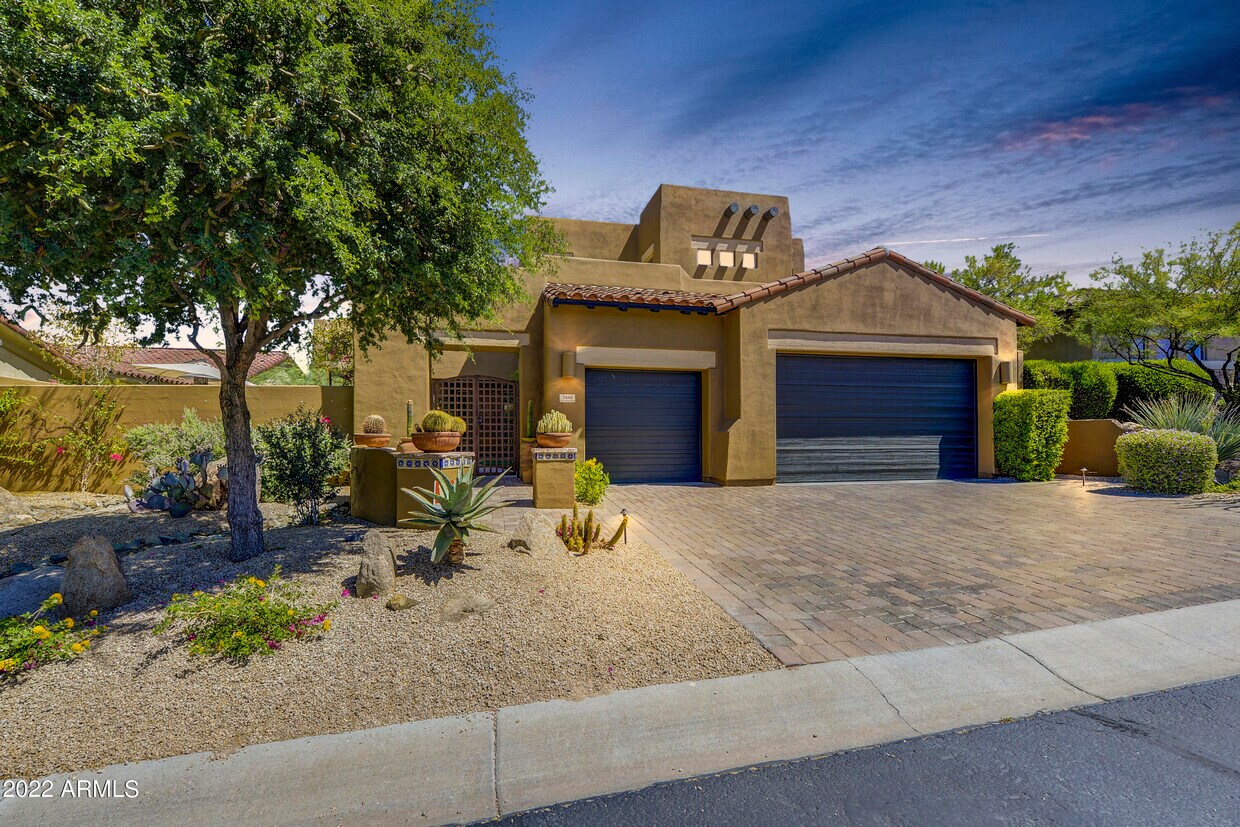 Primary Photo - 7440 E Calle Primera Vista