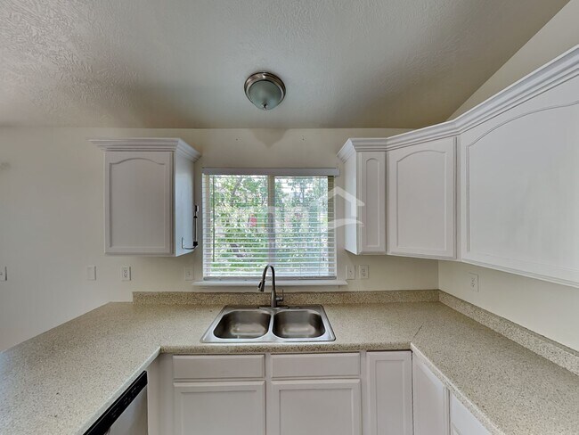 Building Photo - 939 W 740 S