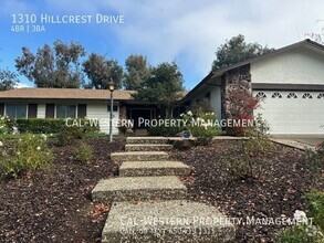 Building Photo - 1310 Hillcrest Dr