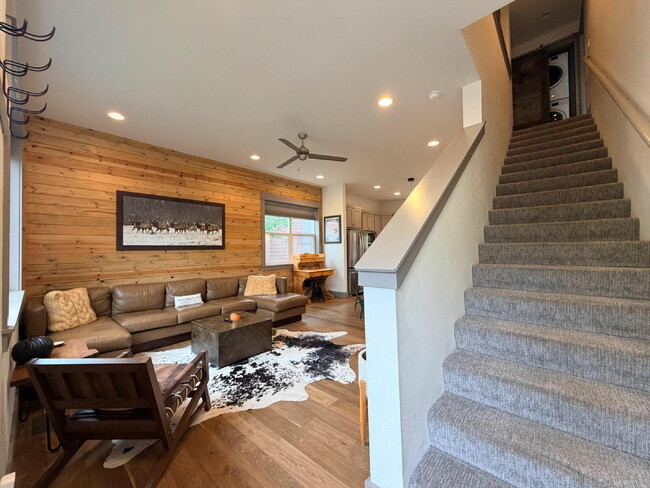 Foto del edificio - Gorgeous and Quiet 3 Bed 2.5 Bath Home in ...