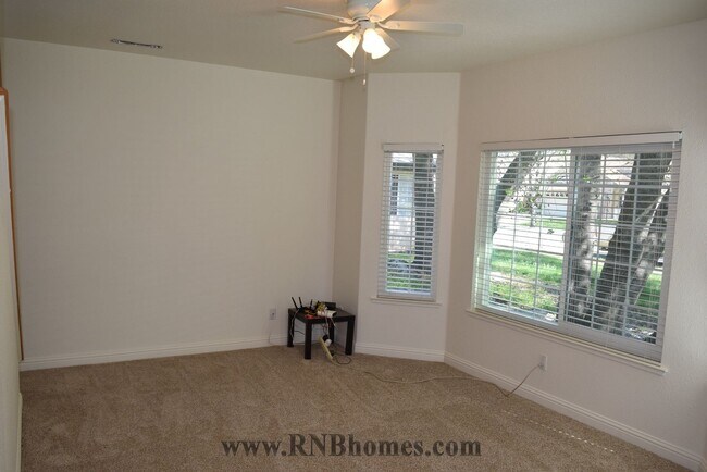 Foto del edificio - 3430 Rachel Ct