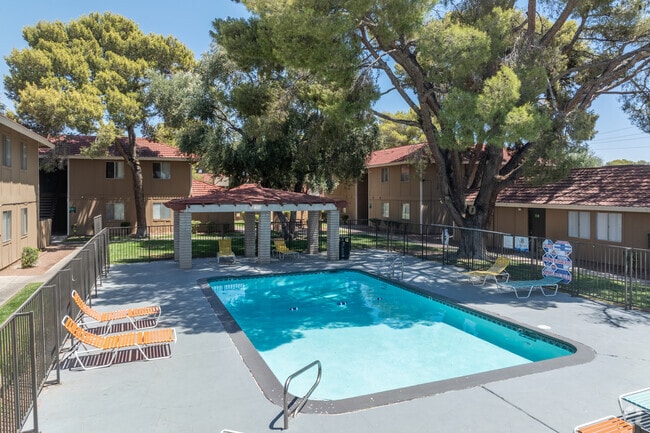 Second Pool - Hesperian Falls Apartments