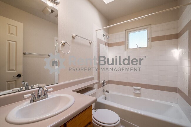 Foto del edificio - CALL US TODAY AT (505) 808-6467 TO SCHEDULE A CONVENIENT SHOWING