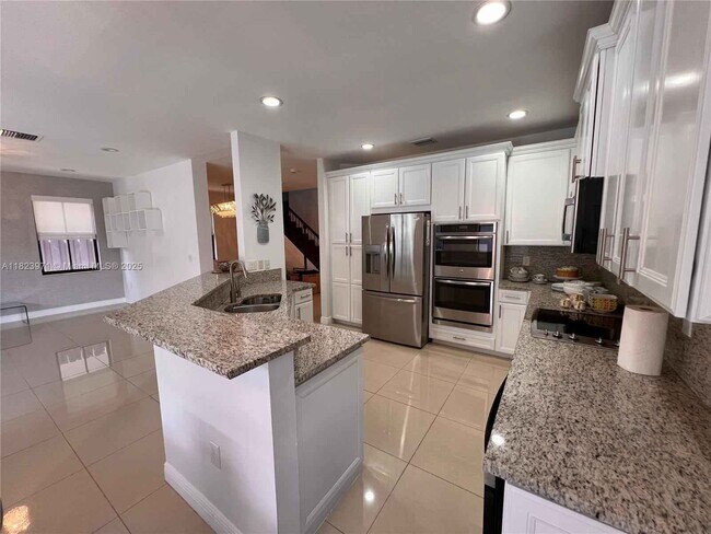 Foto del edificio - 8744 NW 99th Path