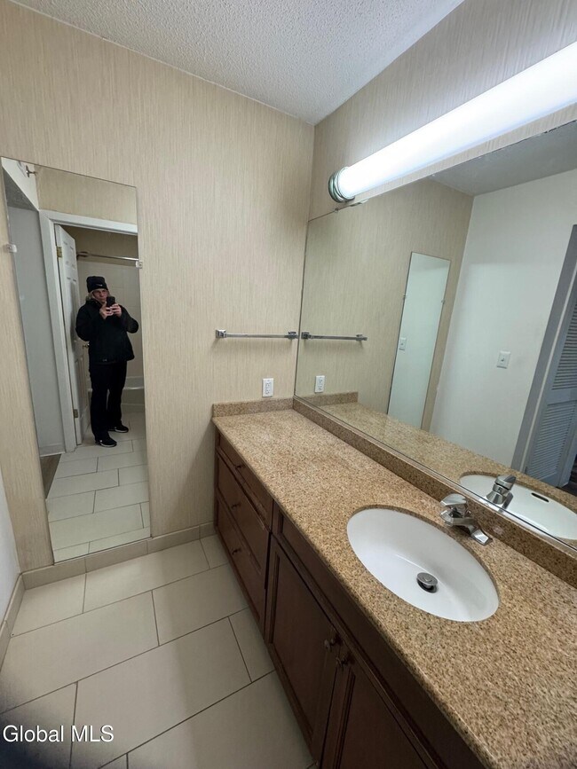Foto del edificio - 2 Residence Inn Dr