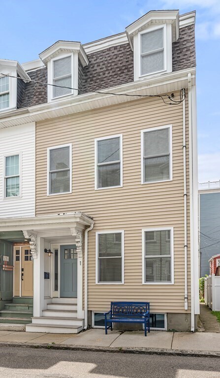 Primary Photo - 1 Viking St