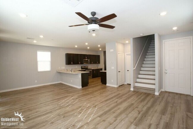 Foto del edificio - Bright & Stylish 3Bdm 2.5Ba Home in Henderson