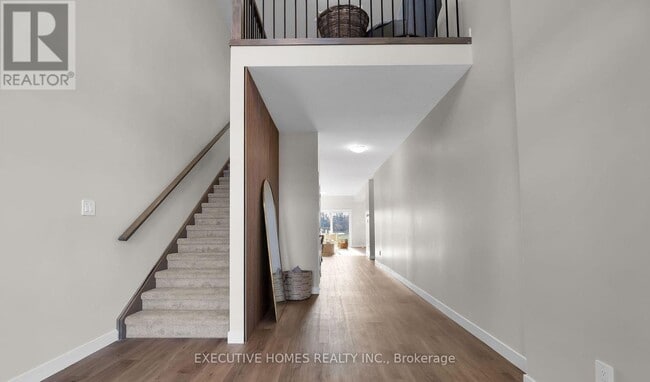 Building Photo - 6937 Royal Magnolia Ave