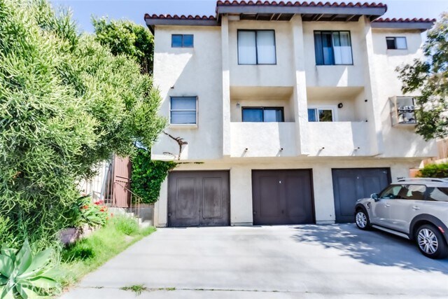 Foto del edificio - 2061 Chatsworth Blvd