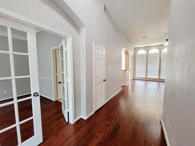 Foto del edificio - 2110 Jurgensen Ln