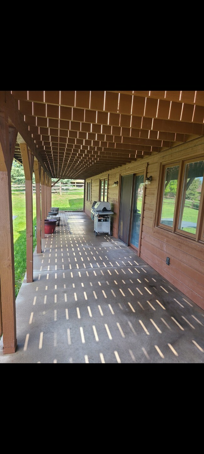 Building Photo - 8555 Piute Dr