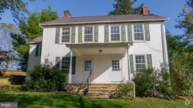 Building Photo - 1025 N Chatham Rd