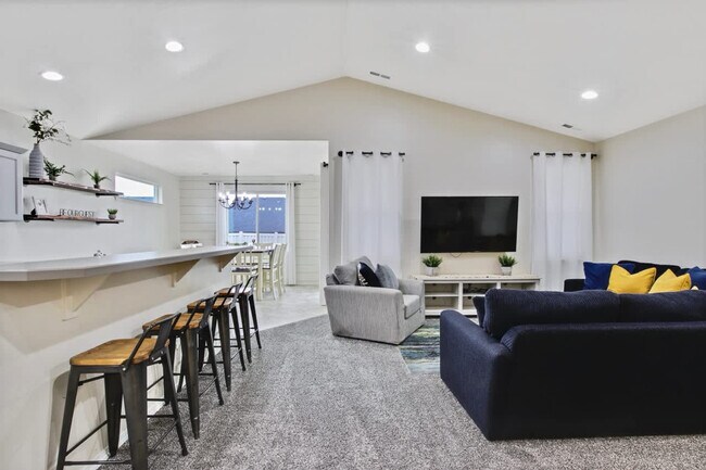 Foto del edificio - 2213 E Elm Grove Dr