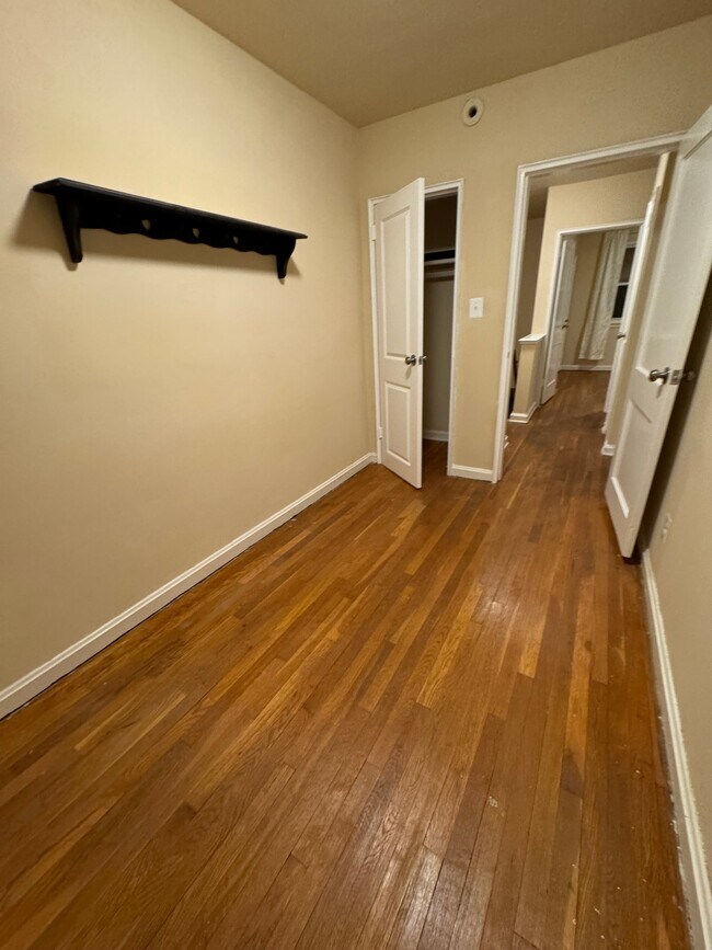Foto del edificio - 1513 Aldeney Ave