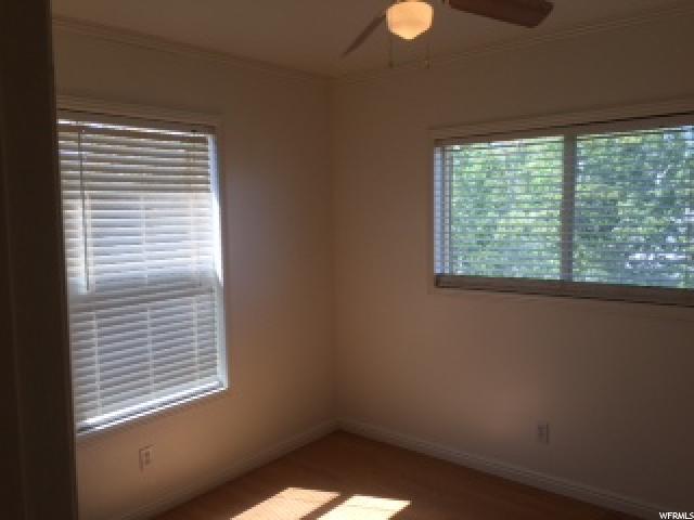 Building Photo - 777 Valley View Dr