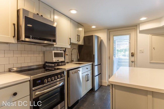 Foto del edificio - 316 Seaton Pl NE