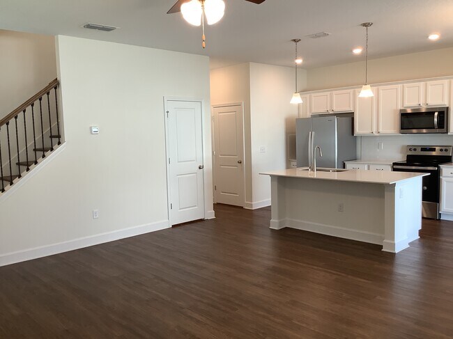 Building Photo - 4522 Birdsong Dr