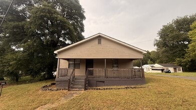 Building Photo - 400 Pratt Hwy