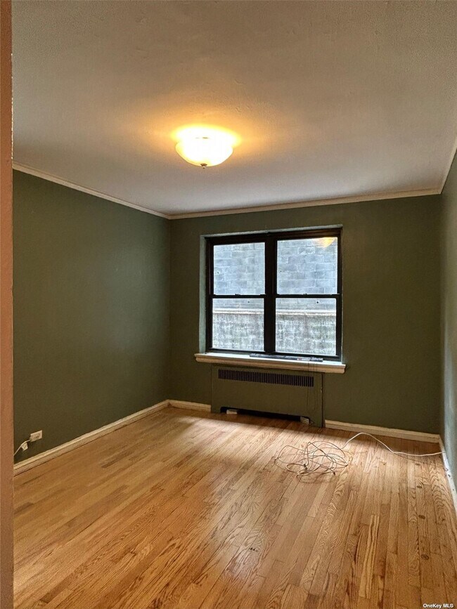 Building Photo - 251 Seaman Ave
