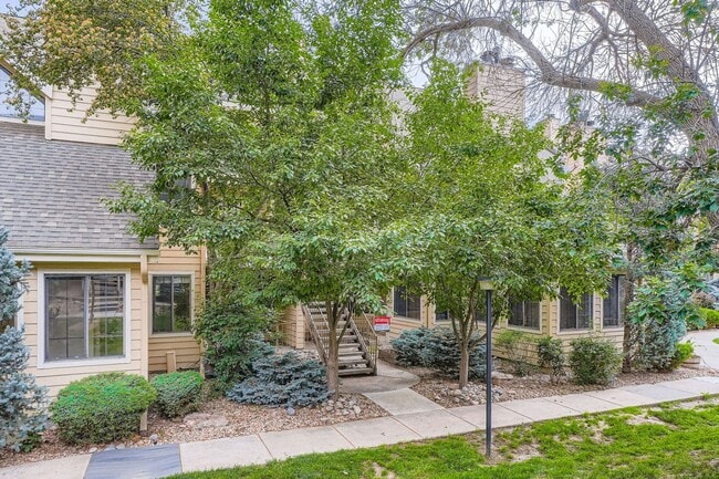 Building Photo - 4862 E Kentucky Ave
