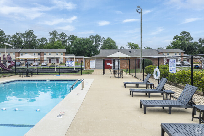 Resort-style Swimming Pool - Savannah Oaks Apartments