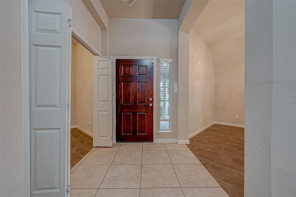 Foto principal - 722 Silver Creek Cir