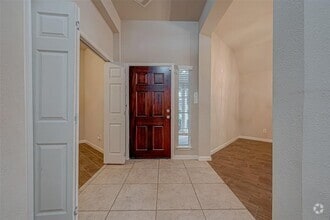Building Photo - 722 Silver Creek Cir