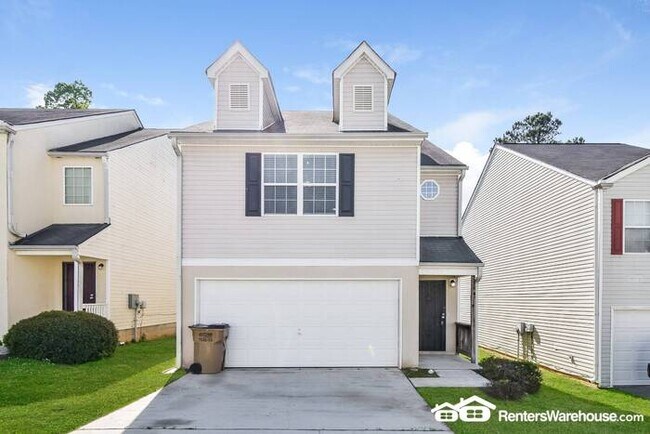Building Photo - Spacious Traditional off Old National