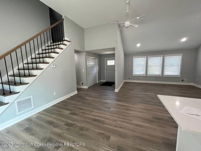 Building Photo - 18 Lasatta Ave