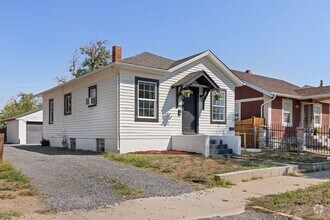 Building Photo - 1309 7th St