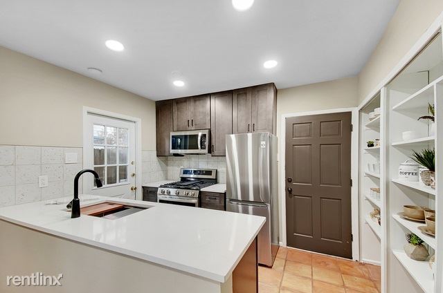 Building Photo - 1 br, 1 bath Condo - 222 W Craig Pl