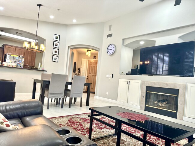 Great room_2 - 10179 E Meadow Hill Dr