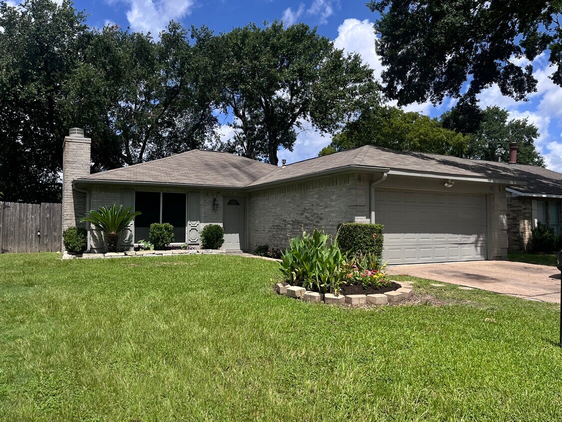 Foto principal - 7007 Grackle Dr