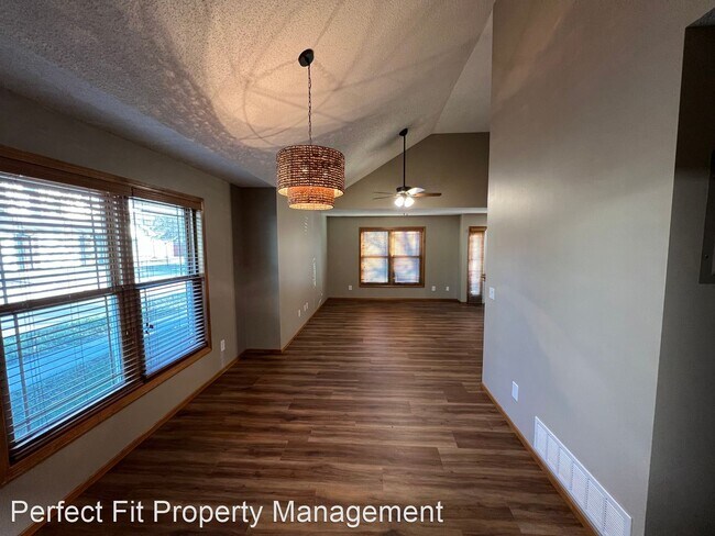 Foto del edificio - 3 br, 2 bath House - 2207 Breckenridge Dr