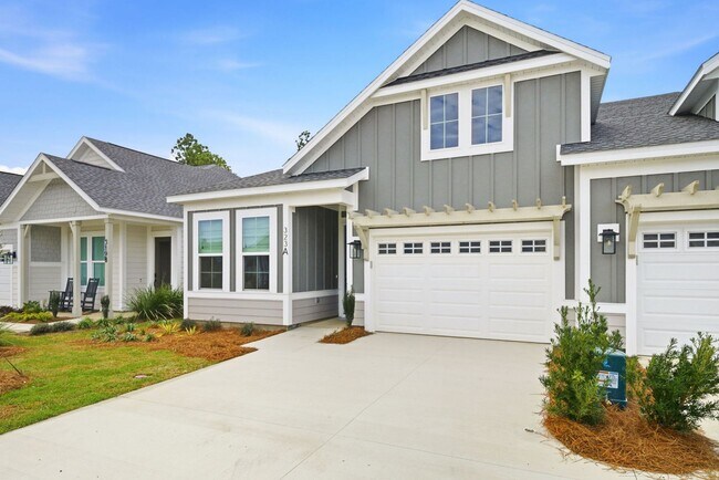 Foto del edificio - 323A Suwannee Dr